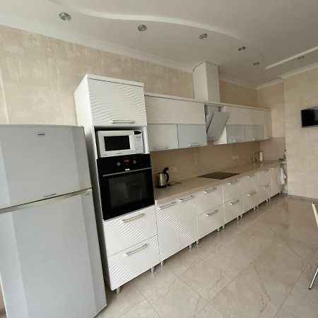 Sea View Kadorr Suite Odessa Eksteriør billede